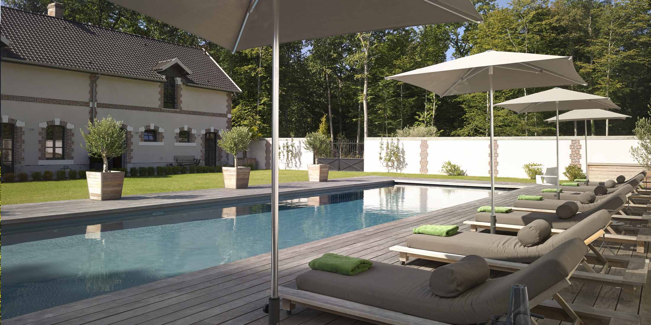Pour votre détente au Château de la Resle profitez de notre piscine extérieure chauffée, le sauna et hammam ou d'un soin dans notre Spa Codage